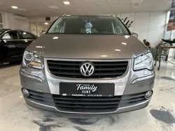Grau Gebraucht 2009 VW Touran Freestyle Van / Kleinbus | 7.777 € (Teuer)