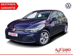 Blau Gebraucht 2021 VW Golf VIII Life Limousine | 20.950 € (Etwas zu teuer)