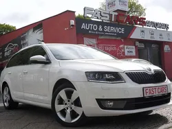 Candyweiss Gebraucht 2013 Skoda Octavia Elegance Kombi | 11.990 € (Fairer Preis)