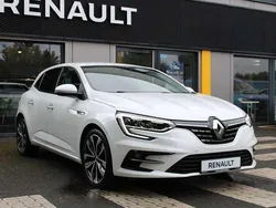 Perlmuttweiß Gebraucht 2021 Renault Mégane IV Intens Limousine | 18.990 € (Teuer)