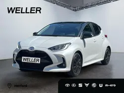 Weiss Gebraucht 2024 Toyota Yaris Hybrid Kleinwagen | 23.249 € (Fairer Preis)