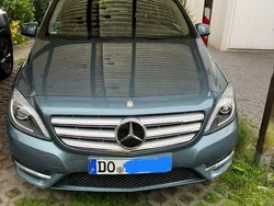 Blau Gebraucht 2012 Mercedes B200 Van / Kleinbus | 11.999 € (Fairer Preis)