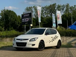 Weiß Gebraucht 2010 Hyundai i30 Edition Limousine | 3.499 € (Fairer Preis)