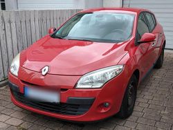 Rot Gebraucht 2009 Renault Mégane GrandTour Dynamique Kombi | 6.000 € (Etwas zu teuer)