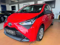 Rot Gebraucht 2018 Toyota Aygo Kleinwagen | 7.950 € (Fairer Preis)