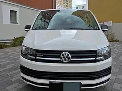 Weiß Gebraucht 2016 VW Caravelle Van / Kleinbus | 20.000 €