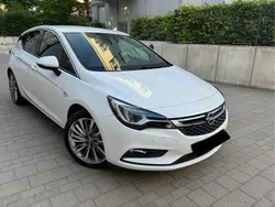 Weiß Gebraucht 2016 Opel Astra Limousine | 6.990 € (Fairer Preis)