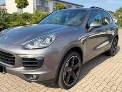 Grau Gebraucht 2016 Porsche Cayenne S SUV | 45.000 €