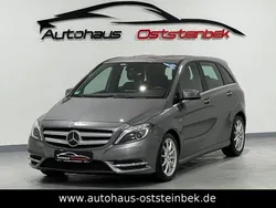 Grau Gebraucht 2013 Mercedes B180 Sport Van / Kleinbus | 12.990 € (Fairer Preis)