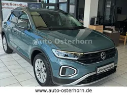 Petroleum blue metallic Gebraucht 2024 VW T-Roc Life SUV | 24.890 € (Superpreis)