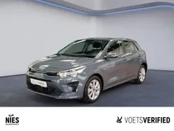 Grau Gebraucht 2022 Kia Rio Vision Limousine | 16.850 € (Fairer Preis)