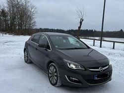 Grau Gebraucht 2015 Opel Astra Exklusiv Limousine | 9.000 € (Fairer Preis)