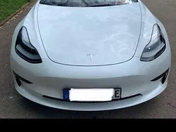 Weiß Gebraucht 2022 Tesla Model 3 RWD Limousine | 31.800 € (Fairer Preis)