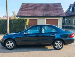 Blau Gebraucht 2004 Mercedes C180 Classic Limousine | 1.999 € (Guter Preis)