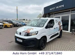 Weiß Gebraucht 2024 Peugeot Partner Van / Kleinbus | 21.340 € (Etwas zu teuer)