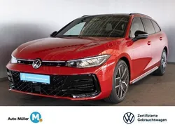 Rot Gebraucht 2024 VW Passat R-line Kombi | 47.470 €