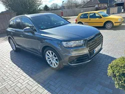Grau Gebraucht 2016 Audi Q7 SUV | 23.000 €