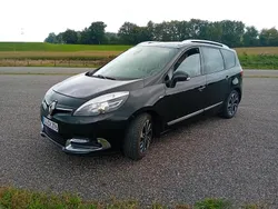 Schwarz Gebraucht 2016 Renault Grand Scénic IV Van / Kleinbus | 9.200 € (Fairer Preis)