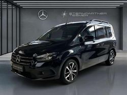 Schwarz Gebraucht 2023 Mercedes T180 Progressive Van / Kleinbus | 27.311 € (Fairer Preis)