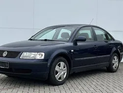 Blau Gebraucht 1998 VW Passat Limousine | 990 € (Guter Preis)