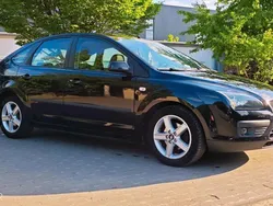 Schwarz Gebraucht 2006 Ford Focus Limousine | 1.200 € (Guter Preis)
