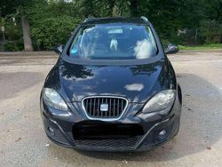 Schwarz Gebraucht 2010 Seat Altea XL Ecomotive Van / Kleinbus | 3.300 € (Teuer)