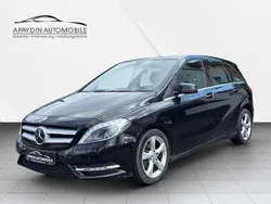 Schwarz Gebraucht 2014 Mercedes B200 Sport Van / Kleinbus | 14.900 € (Fairer Preis)