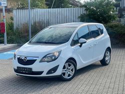 Casablanca weiss Gebraucht 2012 Opel Meriva Color Edition Van / Kleinbus | 3.890 € (Fairer Preis)