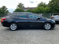 Schwarz Gebraucht 2018 Opel Astra Selection Kombi | 5.550 € (Fairer Preis)