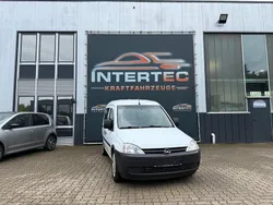 Weiß Gebraucht 2008 Opel Combo Edition Van / Kleinbus | 2.999 € (Fairer Preis)