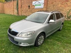 Grau Gebraucht 2012 Skoda Octavia Kombi | 3.200 € (Superpreis)