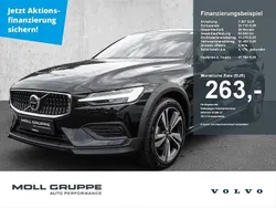 Schwarz Gebraucht 2023 Volvo V60 CC Plus Kombi | 37.750 € (Guter Preis)