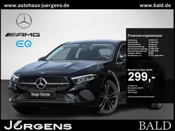 Schwarz night black Gebraucht 2024 Mercedes A200 Progressive Limousine | 30.680 € (Fairer Preis)