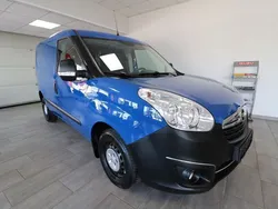 Blau Gebraucht 2015 Opel Combo Van / Kleinbus | 8.990 € (Etwas zu teuer)