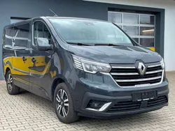 Kometengrau Gebraucht 2023 Renault Trafic Van | 35.800 € (Teuer)