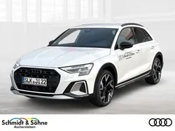 Weiß Gebraucht 2025 Audi A3 Ambiente Limousine | 49.880 €