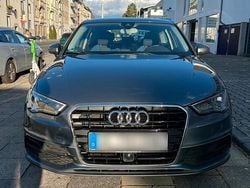 Grau Gebraucht 2014 Audi A3 Sportback S-Line Kleinwagen | 14.100 € (Guter Preis)