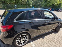 Schwarz Gebraucht 2015 Mercedes B200 AMG line Van / Kleinbus | 15.500 € (Fairer Preis)