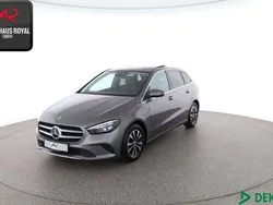 Grau Gebraucht 2022 Mercedes B200 Progressive Van / Kleinbus | 28.840 € (Fairer Preis)
