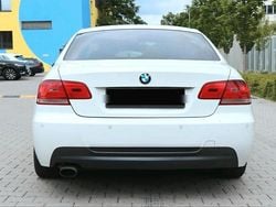 Weiß Gebraucht 2009 BMW 320 M Sport Coupé | 6.700 € (Fairer Preis)