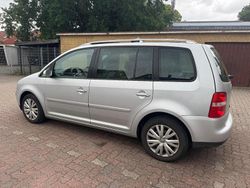 Silber Gebraucht 2004 VW Touran Van / Kleinbus | 4.500 €