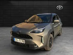 Manganbronze metallic Gebraucht 2024 Toyota Yaris Hybrid Plus | 29.900 € (Fairer Preis)