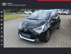 Schwarz Gebraucht 2021 Toyota Aygo X-play Kleinwagen | 10.900 € (Fairer Preis)