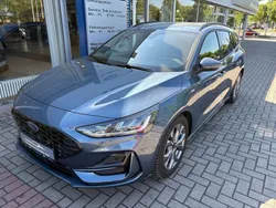 Blau Gebraucht 2023 Ford Focus ST-Line X Limousine | 22.450 € (Fairer Preis)