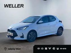 Weiß Gebraucht 2023 Toyota Yaris Hybrid Team Kleinwagen | 19.990 € (Guter Preis)