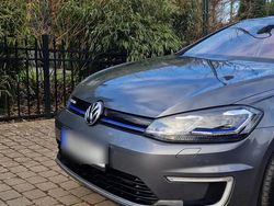 Grau Gebraucht 2017 VW e-Golf Kleinwagen | 14.000 € (Etwas zu teuer)