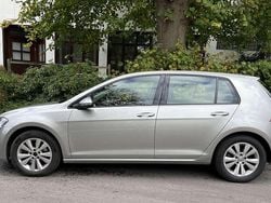 Silber Gebraucht 2018 VW Golf VII Comfortline Limousine | 12.050 € (Guter Preis)