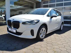 Weiß Gebraucht 2022 BMW 218 Active Tourer Performance Van / Kleinbus | 23.900 €
