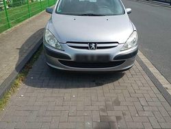 Silber Gebraucht 2004 Peugeot 307 Kombi | 1.500 €