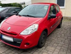 Rot Gebraucht 2012 Renault Clio III Limousine | 2.150 € (Fairer Preis)